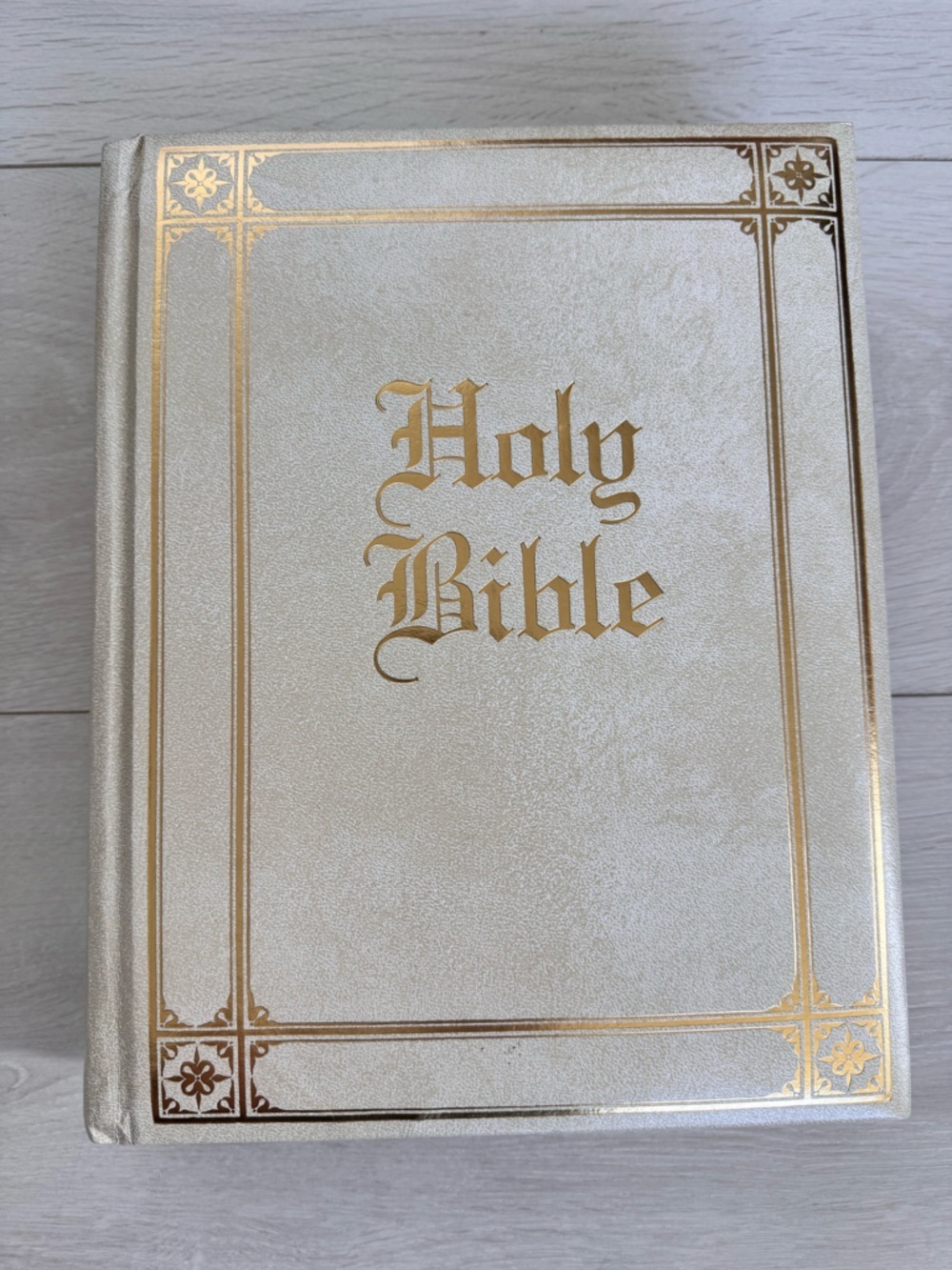 Large Holy Bible Guiding Light Edition Leather Bound 1990